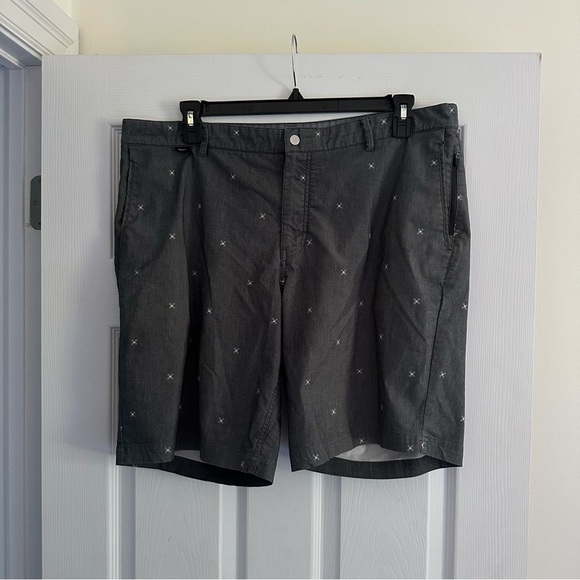 Size 40 Nike Modern Fit Golf Shorts Dri-fit Cross Polka Dots - Picture 1 of 4